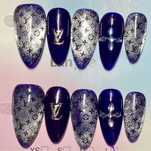 Elegant Designer Luxury Cateye Almond Shape Handmade Press on Nails Size S M L